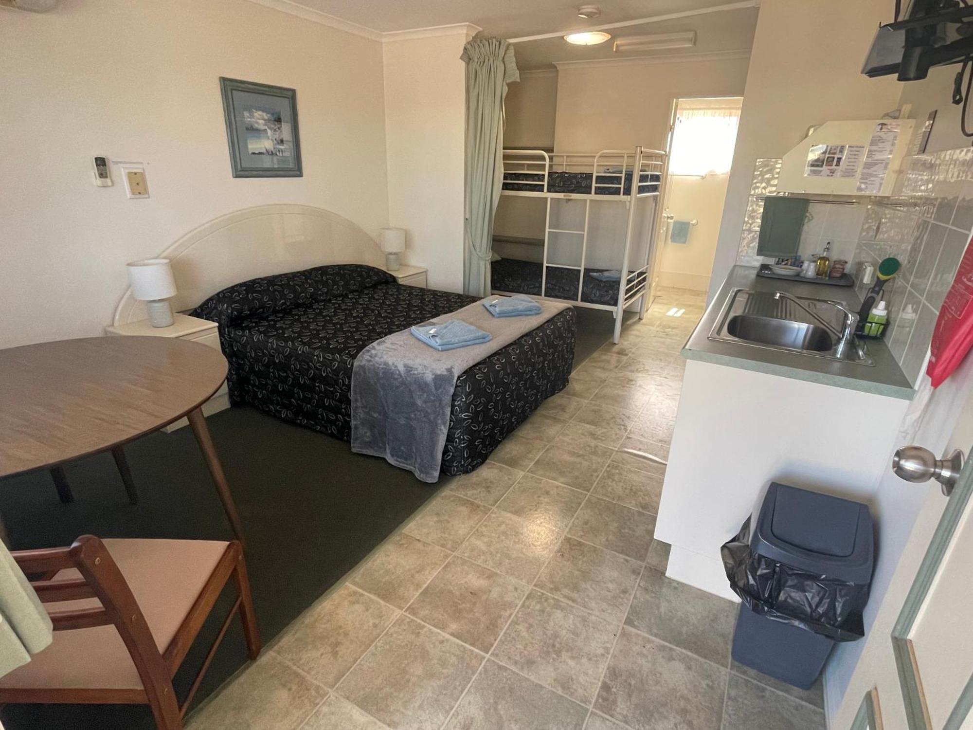 Warrego Motel Charleville Exterior photo