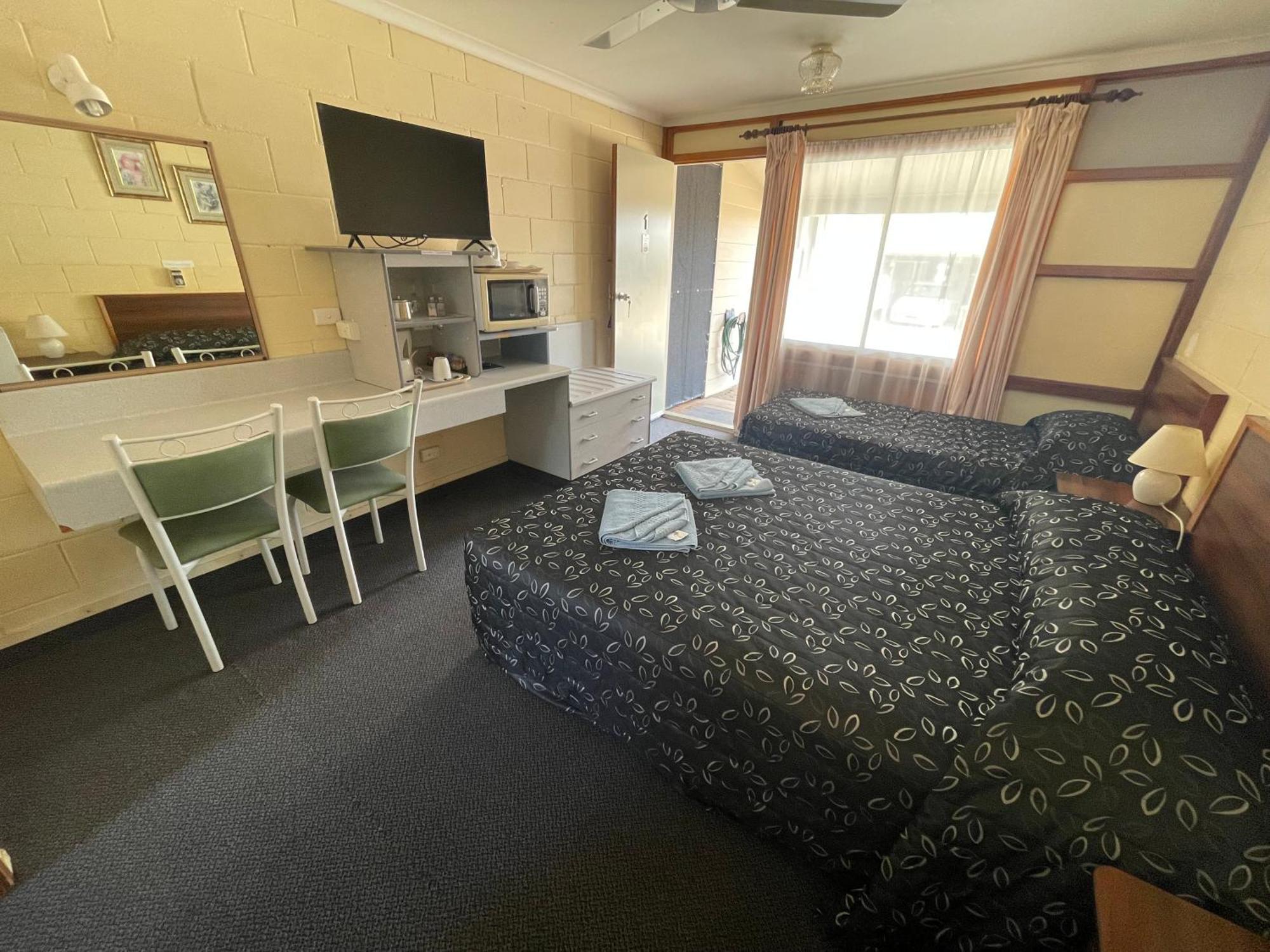 Warrego Motel Charleville Exterior photo